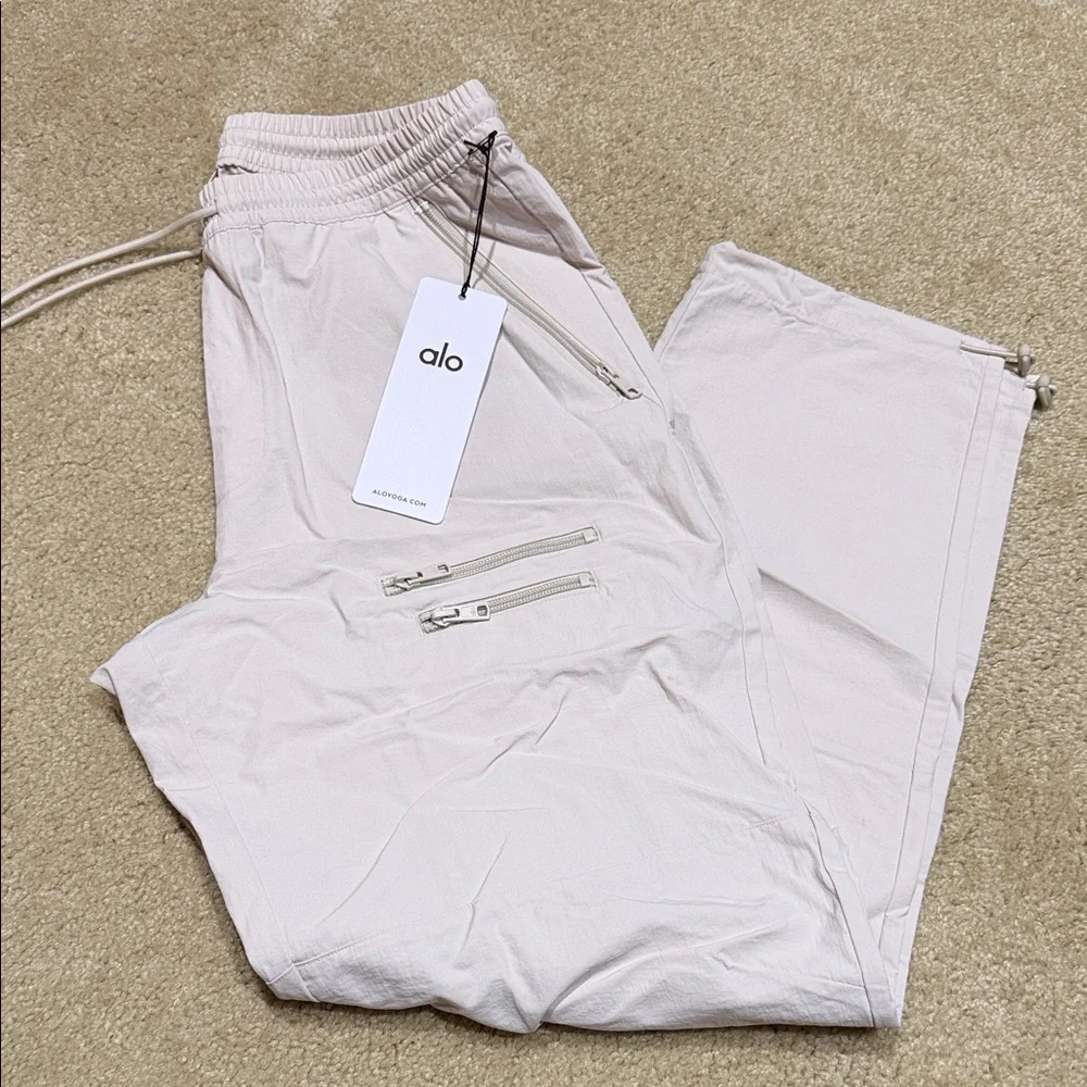 Alo Yoga takeaway track pants bone